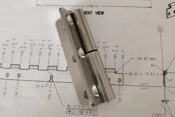 4MM Screw-on Hinge