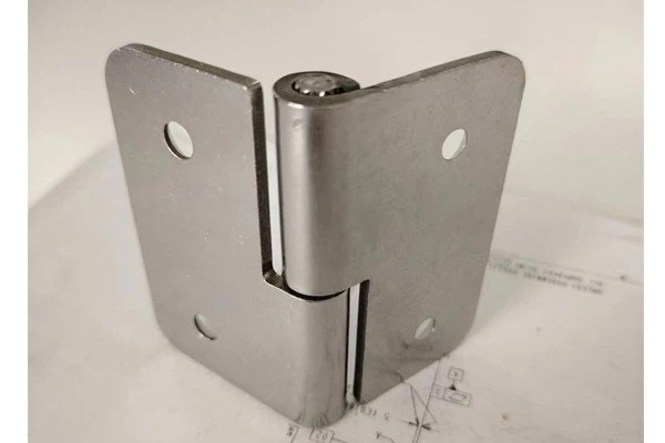 Easy To Disassemble Screw-on Hinge