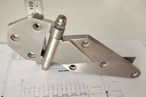 Easy To Install Truck Hinge