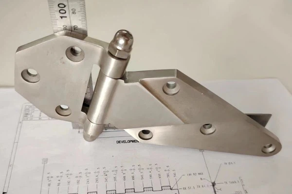 Easy To Install Truck Hinge