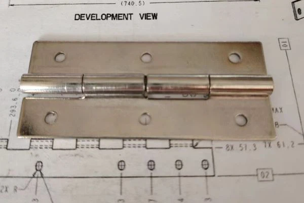 High-strength Long Row Hinge