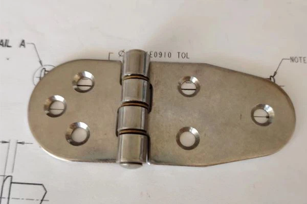 Large-angle High-strength Hinge
