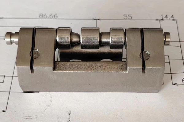 Manufacturer Of Industrial Hinges For Distribution Box Doors With Safety Protection For Cabinets