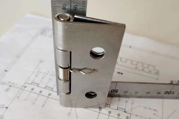 Metal Spring Hinges Made Of High-quality Cast Iron Have Strong Load-bearing Capacity And Are Often Used For Inspection Doors Of Large Mechanical Equipment.
