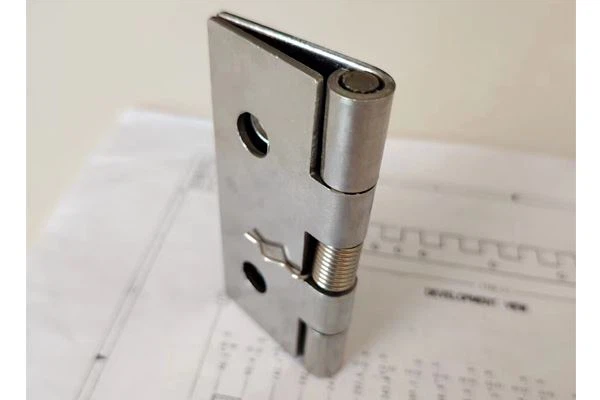 Metal Spring Hinges Made Of High-quality Cast Iron Have Strong Load-bearing Capacity And Are Often Used For Inspection Doors Of Large Mechanical Equipment.