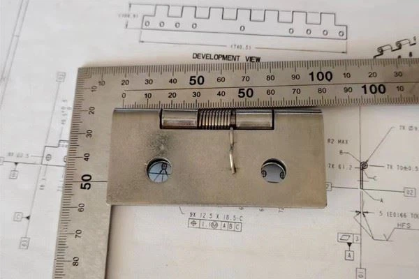 Metal Spring Hinges Made Of High-quality Cast Iron Have Strong Load-bearing Capacity And Are Often Used For Inspection Doors Of Large Mechanical Equipment.